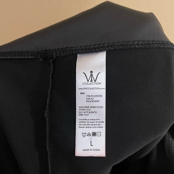 Viv collection black faux leather leggings size large - Picture 4 of 4
